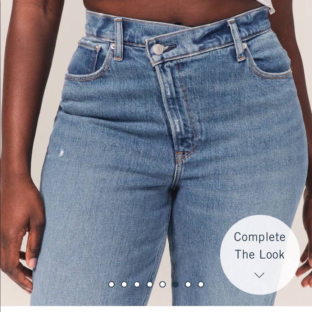 A&F Curve Love ‘90s Straight Ultra High Rise Jeans